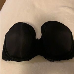 Black strapless padded bra